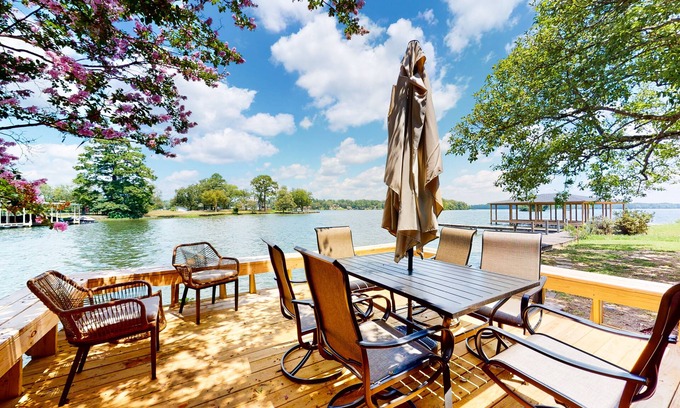 Lake Hamilton House | Cozy 2-bedroom house in welcoming Lake Hamilton with AC