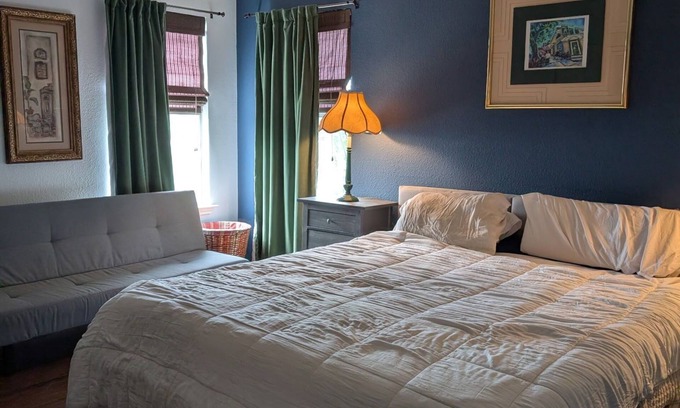 Pflugerville House | Cozy 2-bedroom house with WiFi, AC in fantastic Pflugerville