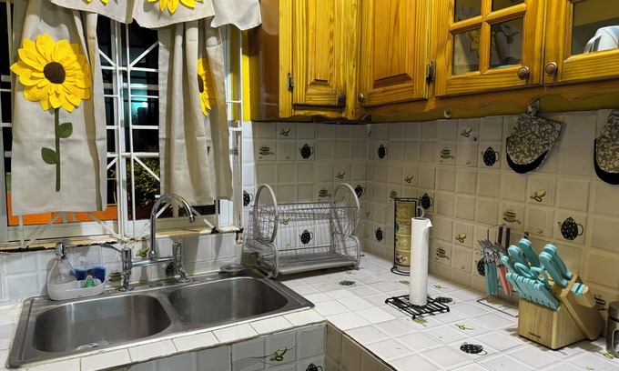 Portmore House | Cozy 2-bedroom house in adorable Portmore with AC, WiFi