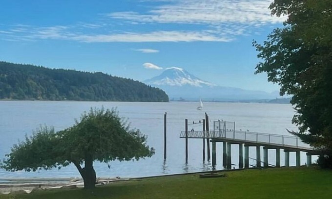 Gig Harbor House | Cozy 2-bedroom house with amazing views in charming Gig Harbor
