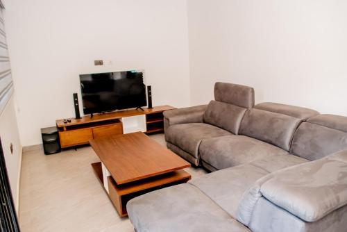 Accra Apartment | Cozy 2 Bedroom Luxury Apartment No2