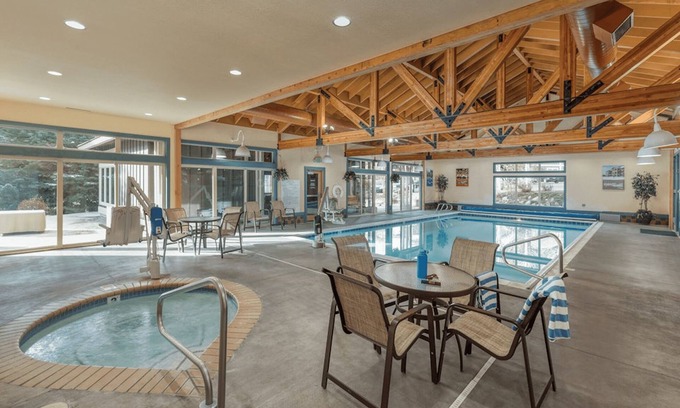 McCall Apartment | Cozy 2-bedroom Queen in charming McCall