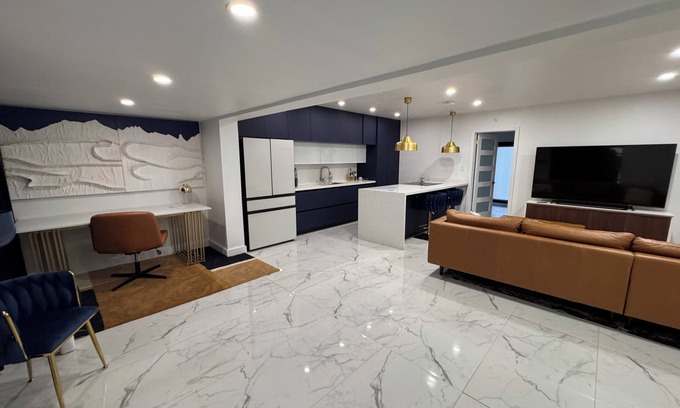 Edgewood Apartment | Cozy 2-bedroom apartment with WiFi, AC in charming Fort Lauderdale