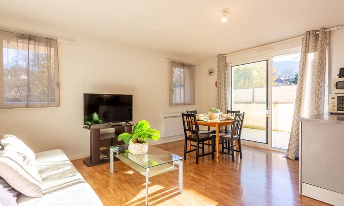 Vielle-Aure Apartment | Cozy 2-BR Apt for 6 in Vielle Aure - Terrace, Parking, Near Thermal & Ski Lifts