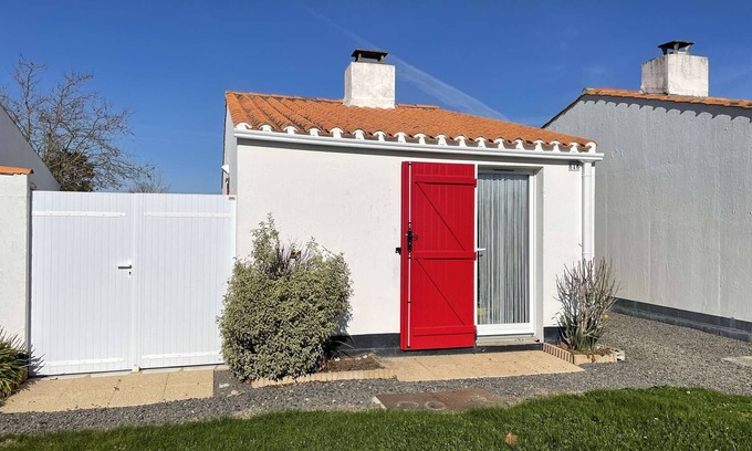 Bretignolles-sur-Mer House | Cozy 2-Room House with Loft, Pool & Tennis, 600m from Sea - Bretignolles-sur-Mer