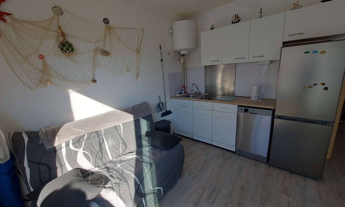 Marseillan Plage Apartment | Cozy 2-Room Apartment with Terrace & Parking Near Beach and Market
