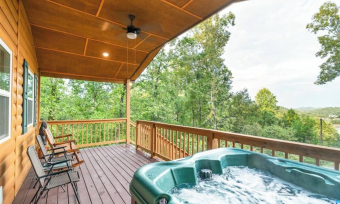 Sevierville Cabin | *Cozy 2BD Cabin Near LAKE! Hot Tub + Firepit!*
