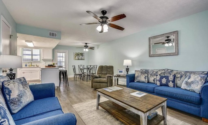 Panama City Beach House | Cozy 2BR 1,5BA Condo at Gulf Highlands - 5 Min Walk to Beach! With 11 Pools!
