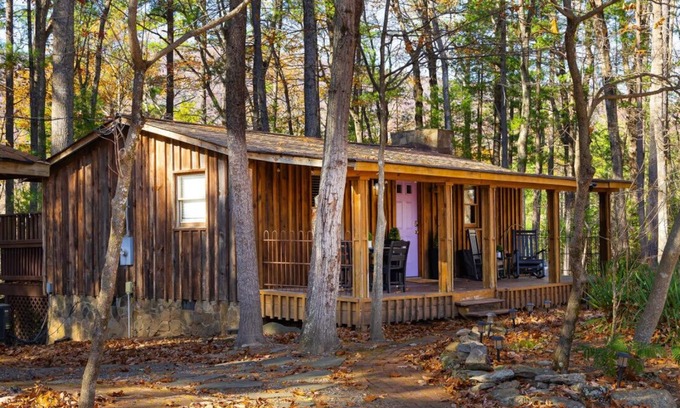 Stanardsville House | Cozy 2BR Cabin w/Hot Tub, Fire Pit Near Shenandoah