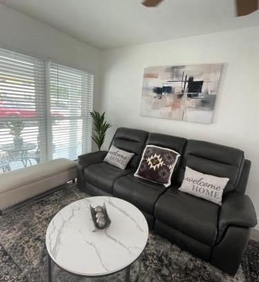 Fort Lauderdale Apartment | Cozy 2BR Home Near the Beach in Ft. Lauderdale.