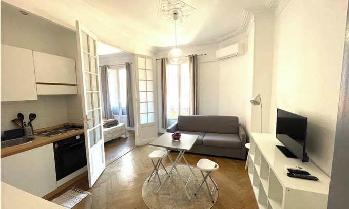 Thiers Apartment | Cozy 2P 5m from the beach, hyper center, Clim, streetcar