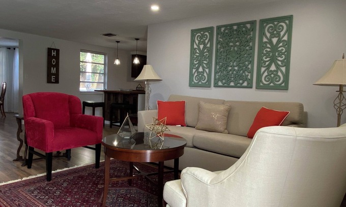 Tanglewood Terrace House | Cozy 3-bed home close to beautiful beaches.