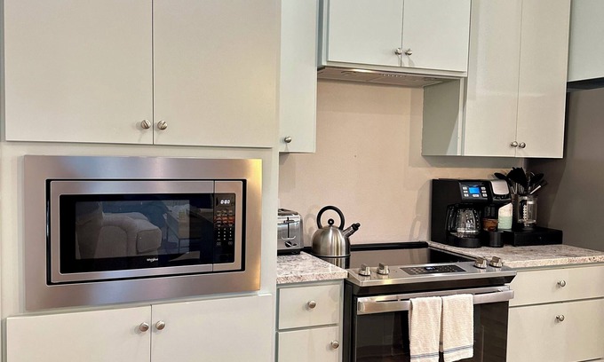 Fort Worth House | Cozy 3 bed home with grill, hot tub, garage, EV, pet friendly