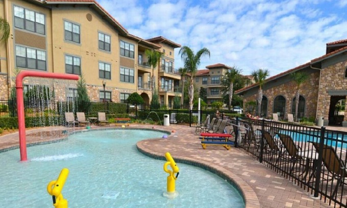 Wellington Condo | Cozy 3 Bedroom 3 Bathroom Condo in Bella Piazza