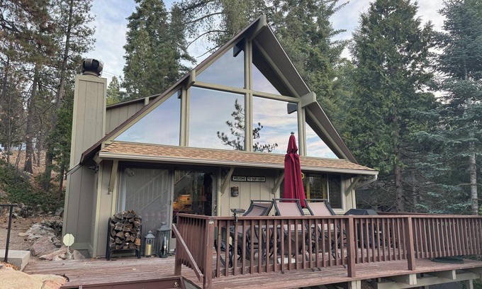 Lake Arrowhead Cabin | Cozy 3-bedroom cabin in enjoyable Lake Arrowhead with WiFi, AC