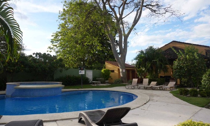 Comunidad House | "Cozy 3-Bedroom Retreat – A/C, WiFi, Near Beaches & Shops, 15 Min to Airport!"