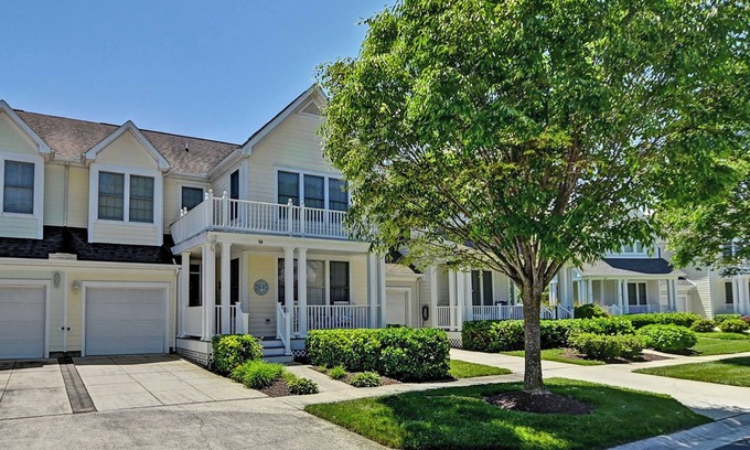 Ocean View House | Cozy 3 bedroom Townhome in the Bear Trap Dunes Community! Community Pool, Shuttle to the Beach, Fitness Center and more!