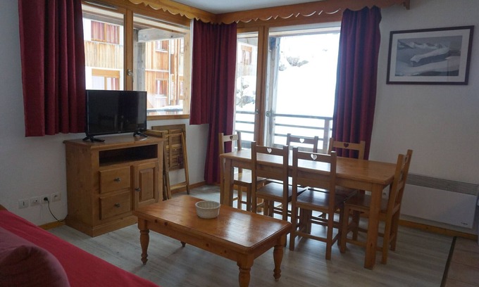 Orcieres-Merlette Apartment | Cozy 3-Room Apartment for 6 with Balcony, Parking, & Free WiFi in Merlette, Orcières