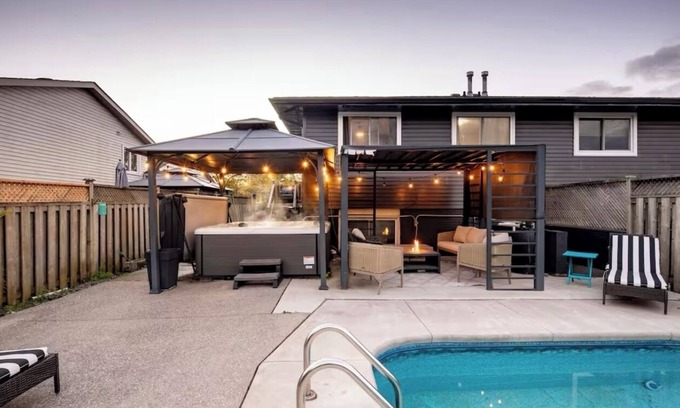 St. Catharines House | Cozy 3Bed w/Pool, Hot Tub & Fire Pit – 15 Mins to Falls