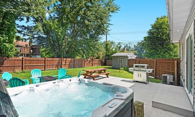 Anchorville House | Cozy 3BR Getaway with Hot Tub, Firepit & BBQ