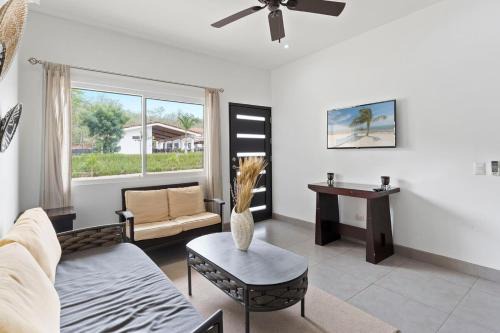 Villarreal House | Cozy 3BR Townhouse Near Tamarindo-2 Pool&More