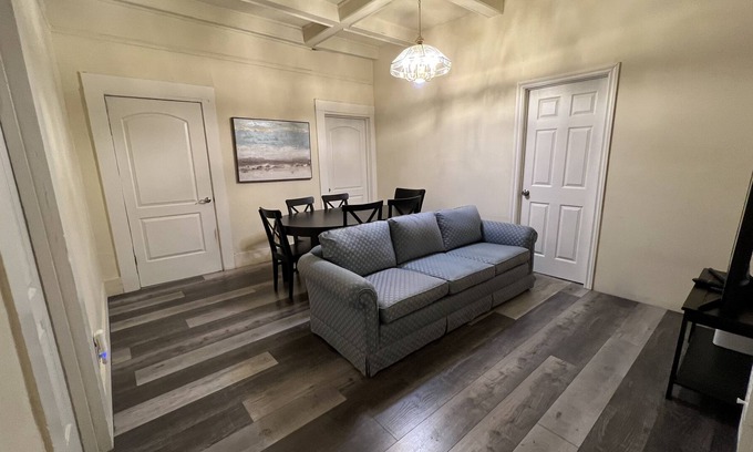 South Berkeley House | Cozy 4 bedroom/2 bath residential home in Berkeley
