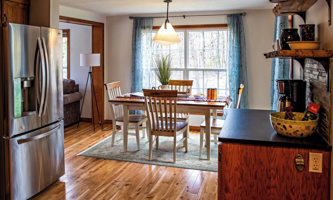 Warren House | Cozy 4BR Mountain home near Sugarbush, beside the original Lawson's Brewery