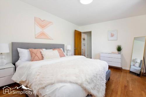 Westminster House | Cozy 4br Retreat W Arcade & Outdoor Space