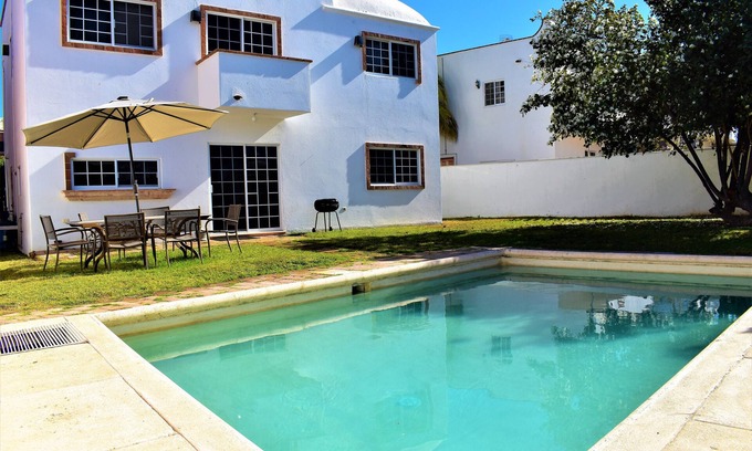 El Tezal House | Cozy 5BD Home, 7Min From Marina & Downtown