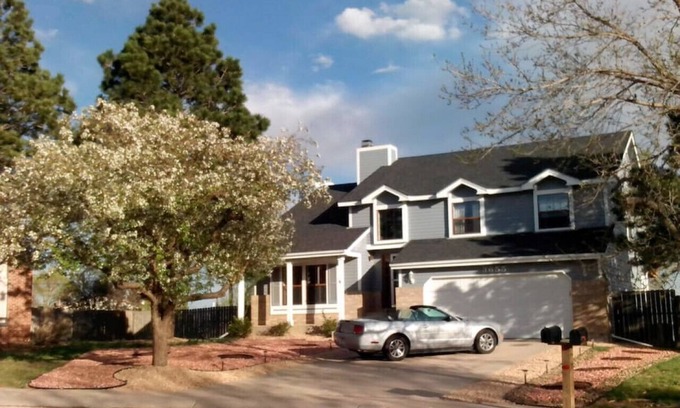 Cheyenne Meadows House | Cozy 5BR w/Hot Tub, Gym, BBQ, Mountain Views, Near Shops & Attractions