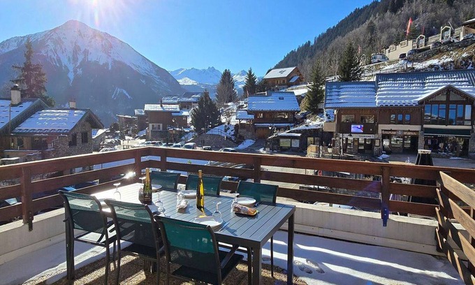 Champagny-en-Vanoise Apartment | Cozy 6 pers apt, balcony, ski storage in Champagny-en-Vanoise