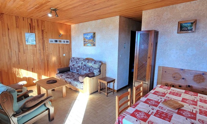 Saint-Michel-de-Chaillol Apartment | Cozy apt for 4, near skiing & hiking, balcony, pets allowed