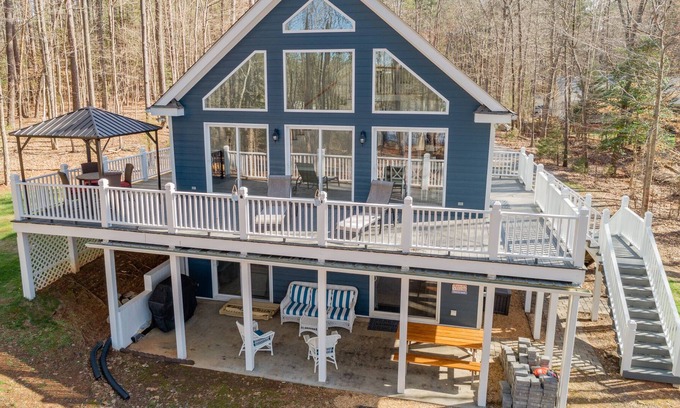 Wise House | Cozy A Frame on the lake!