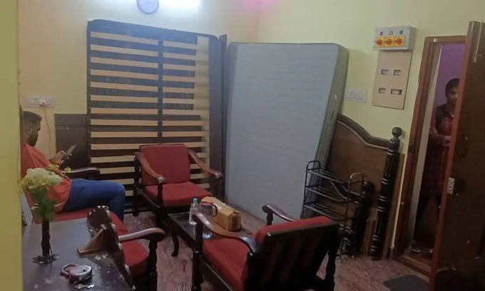 KK Nagar House | Cozy AC room W work desk & Balcony