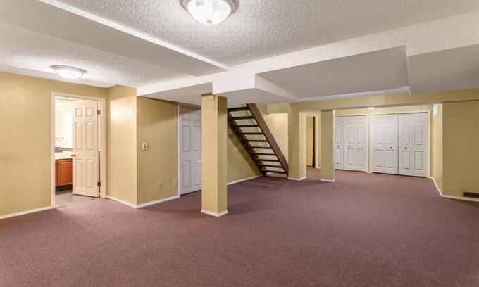 Southwest Calgary House | Cozy accommodation - 5 min from Fish Creek Provincial Park