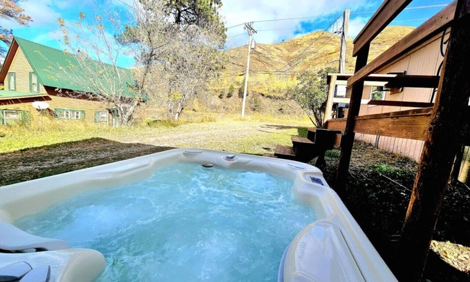 Deadwood Cabin | Cozy Adventurer's Cabin in Deadwood Canyon