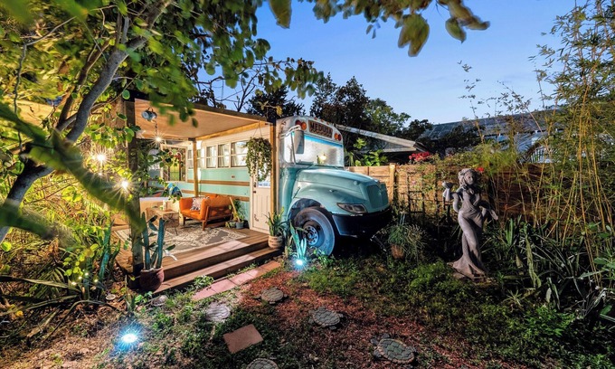 Ybor City House | Cozy AF Medusa the Bus-Lux