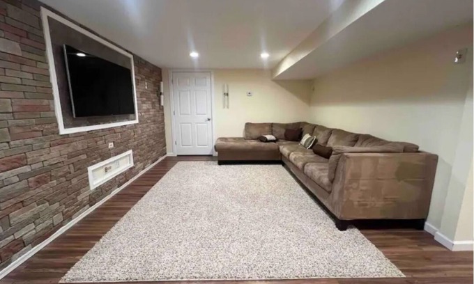 Spenard House | Cozy Anchorage Home w/Deck, Backyard Near Airport & Downtown