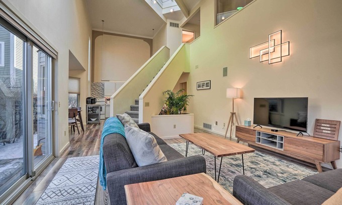 South Addition House | Cozy Anchorage Retreat - Near Hiking & Dtwn!