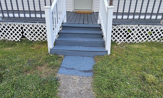 Portsmouth House | Cozy and comfortable retreat minutes away from local events,casino,beaches,etc.