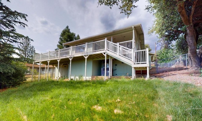 Yosemite Forks House | Cozy and Comfortable Yosemite Portal