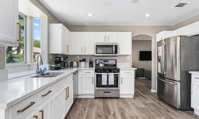 North Las Vegas Apartment | ❤️Cozy and Elegant 4BR Pool and Spa Las Vegas House