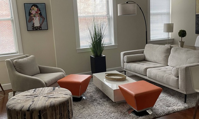 Glover Park Apartment | Cozy and modern apartment nestled along the tree lined streets of Georgetown.