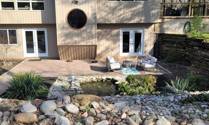 Port Franks Cottage | Cozy and Modern Cottage with hot tub and outdoor sauna