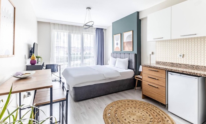 Atasehir Apartment | Cozy and Modern Studio with City View in Atasehir