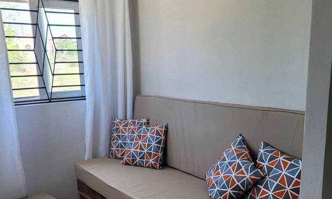 Cave Hill Estate Apartment | Cozy and peaceful wind caressed in the hellshire hills near beach, fish, reggae