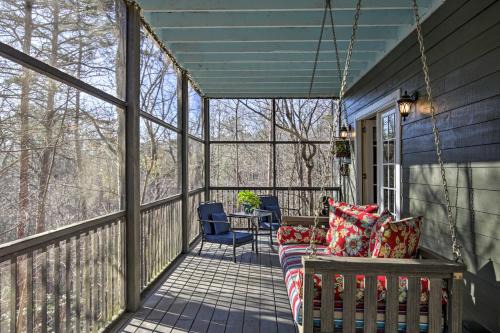Blue Ridge Apartment | Cozy and Quiet Studio with Porch, Near Scenic Railway!