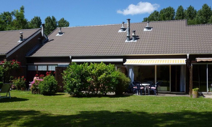 Bruinisse House | Cozy and quiet vacation home near the sea in the Aquadelta vacation park