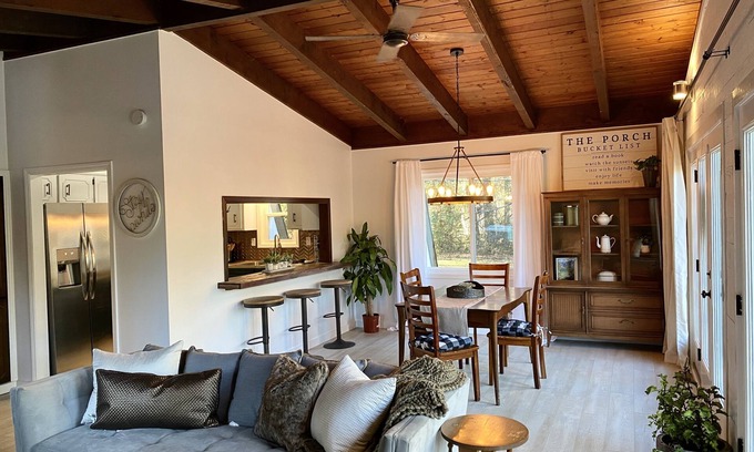 Upatoi Cabin | Cozy and Relaxing get away!