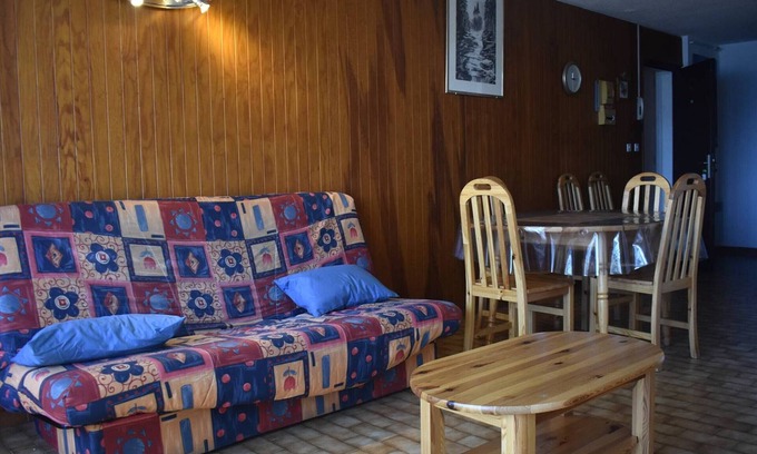 Font-Romeu-Odeillo-Via Apartment | Cozy apartment with loggia and car box, at the foot of the slopes - Font-Romeu